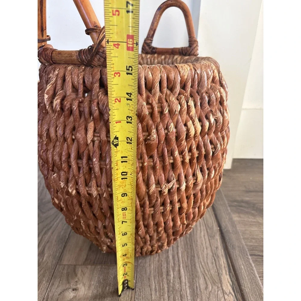 Vintage Hand‎ Woven Wicker Basket Brown Twisted Fiber